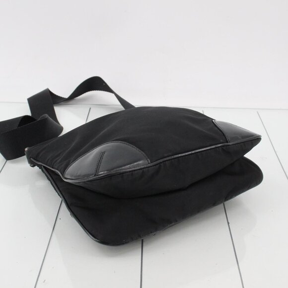 Prada Black Nylon & Leather Crossbody Bag 🖤 - Picture 5 of 9